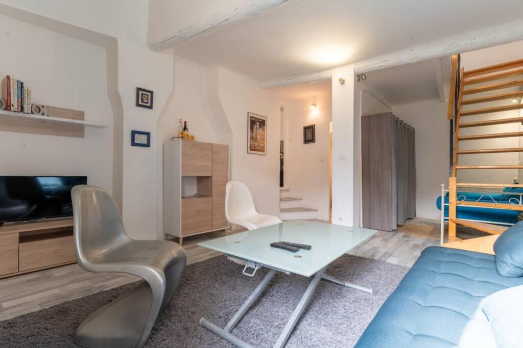 Le Charme Du Medieval Dans Un Appartement Cosy Hyeres Exterior photo