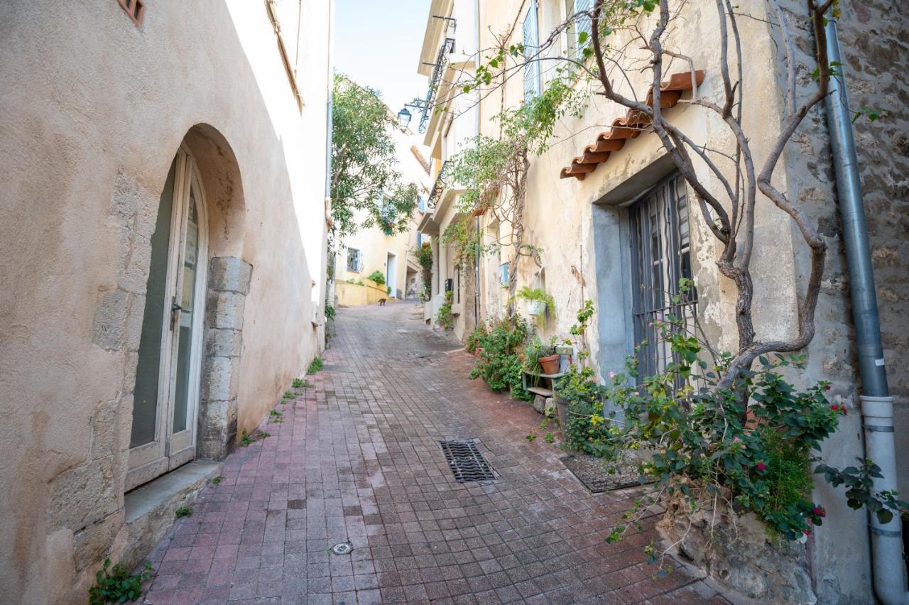 Le Charme Du Medieval Dans Un Appartement Cosy Hyeres Exterior photo